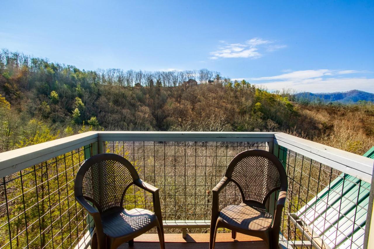 Black Bear Reserve - Mtn View, Hot Tub, Game Room Sevierville Bagian luar foto