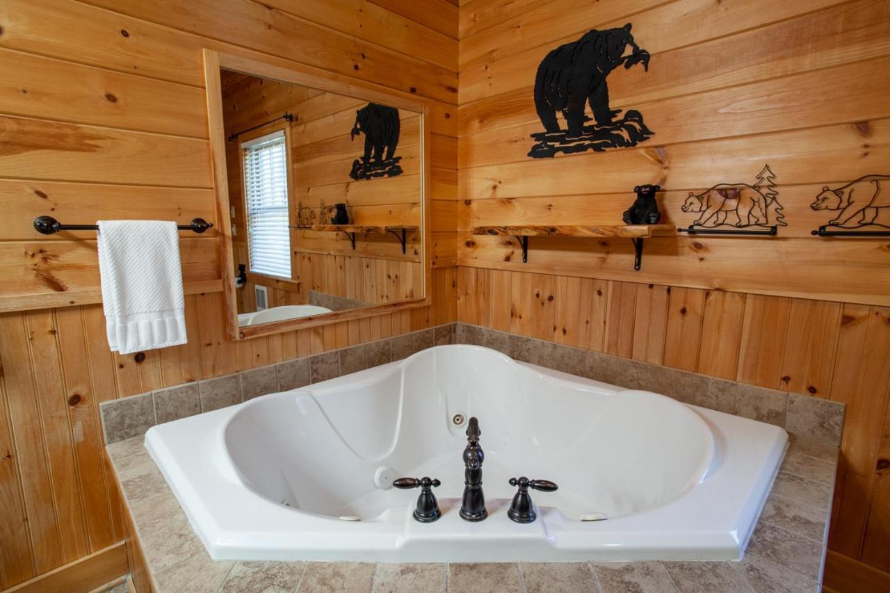 Black Bear Reserve - Mtn View, Hot Tub, Game Room Sevierville Bagian luar foto