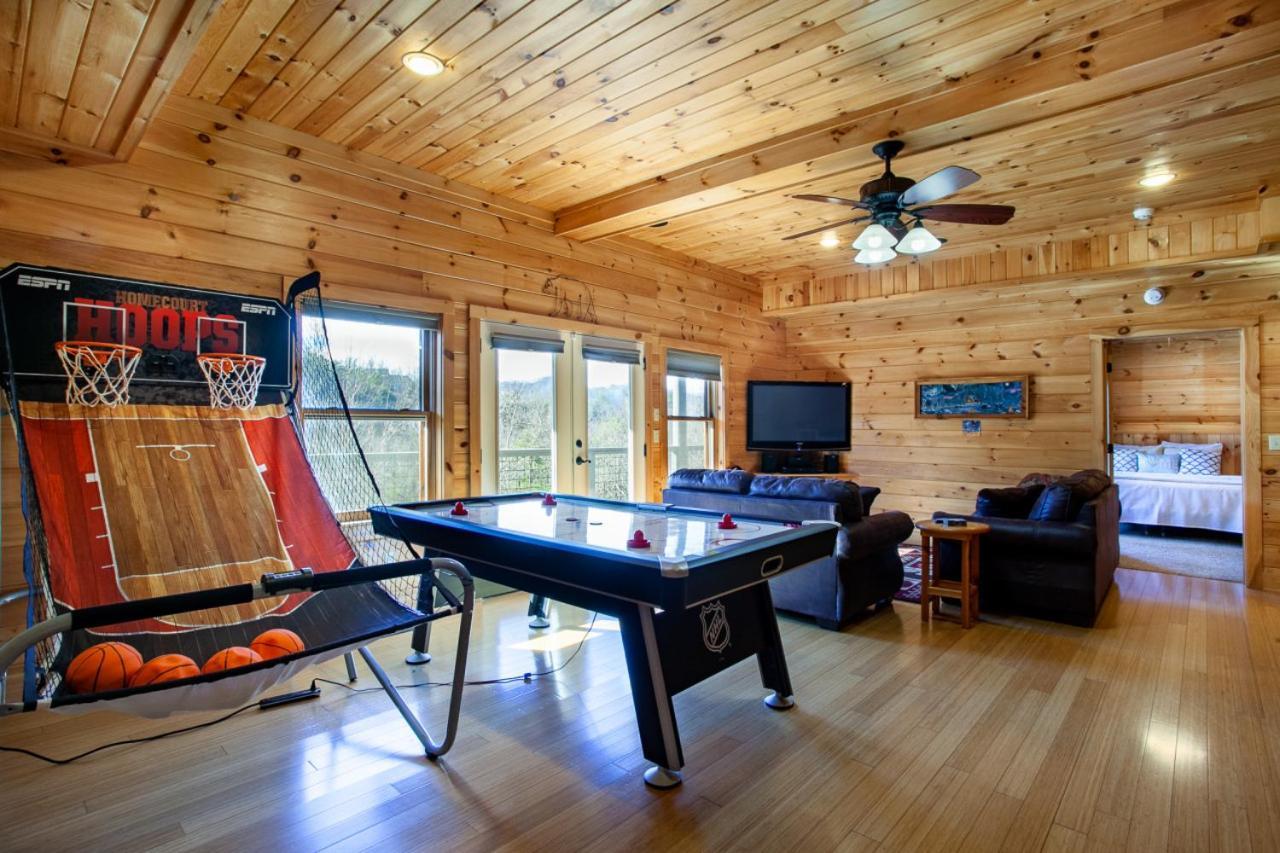 Black Bear Reserve - Mtn View, Hot Tub, Game Room Sevierville Bagian luar foto